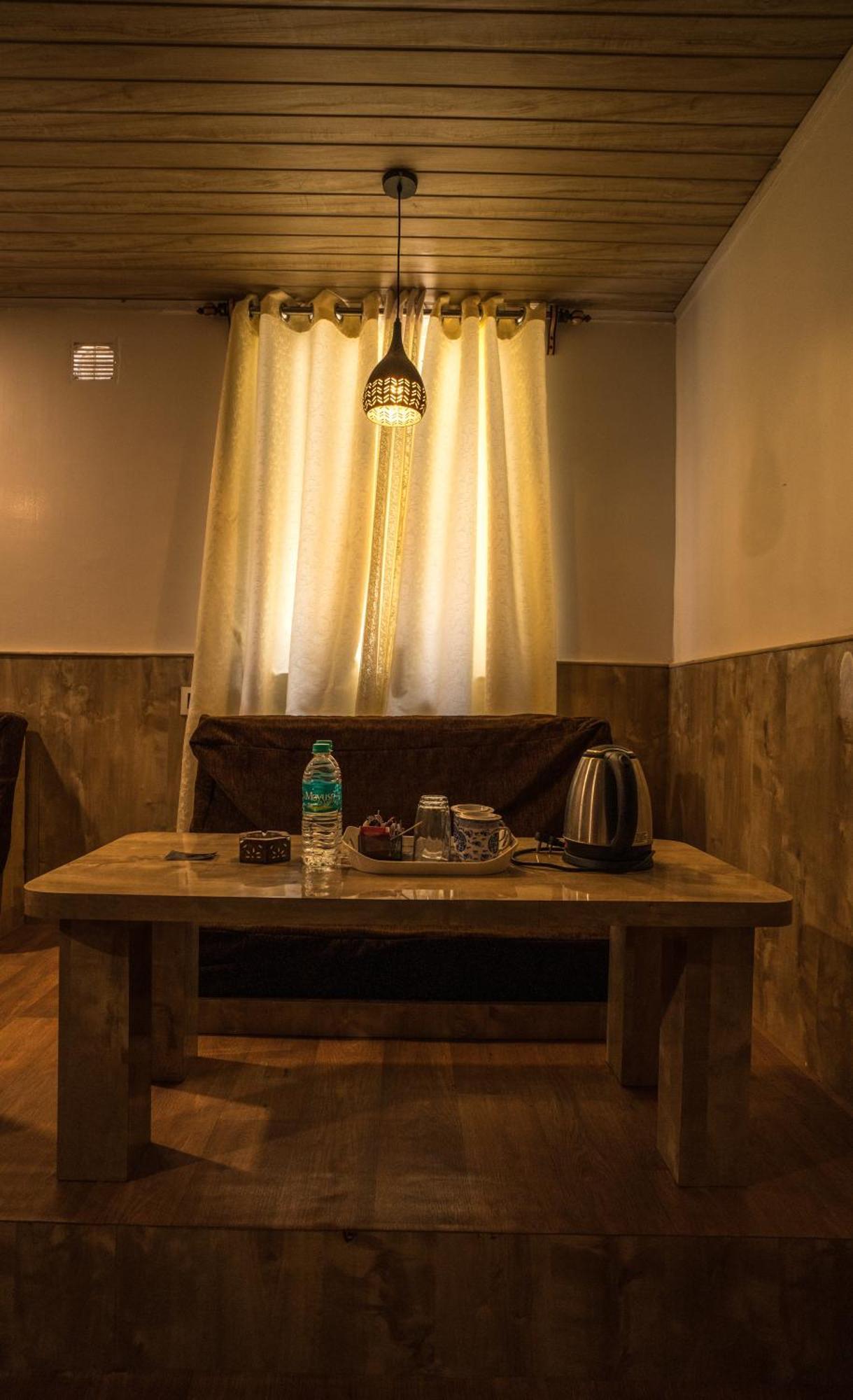 Darjeeling Guest House Deluxe Exterior foto